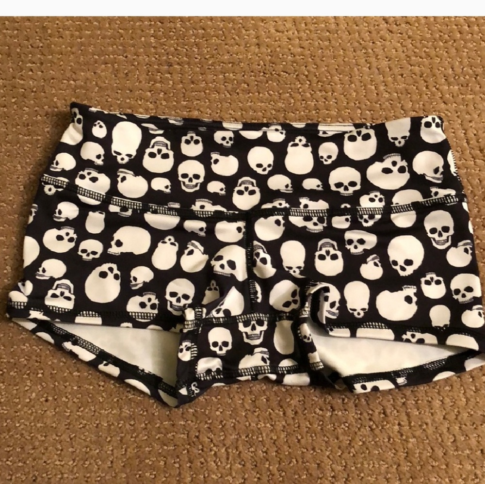 Fleo Skull Shorts